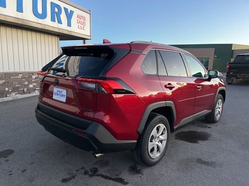 Used 2021 Toyota RAV4 LE AWD/4WD image 11