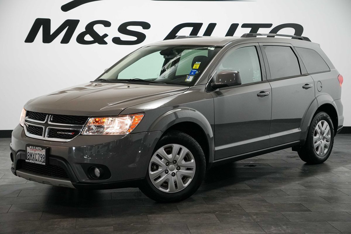 Used 2019 Dodge Journey SE w/ Premium Group FWD image 2