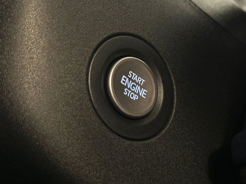 New 2025 Volkswagen ID. Buzz Pro S image 23