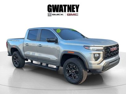 Used 2025 GMC Canyon Elevation