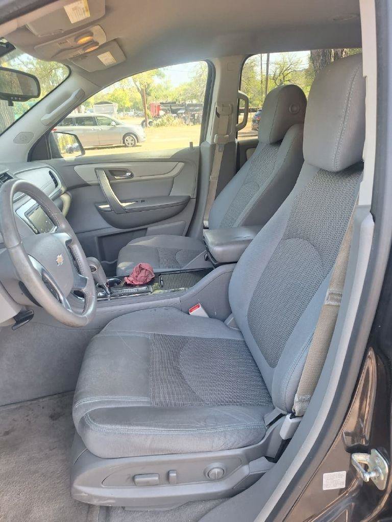 Used 2015 Chevrolet Traverse LT FWD image 4