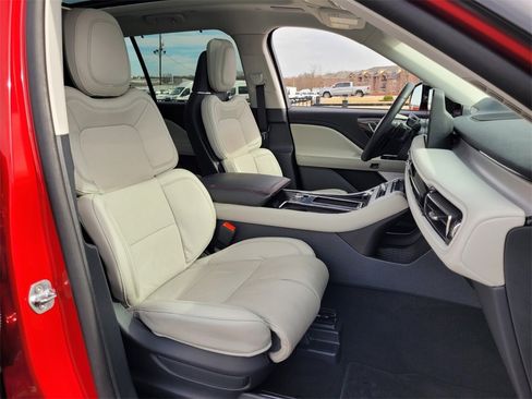 Used 2025 Lincoln Aviator Reserve w/ Equipment Group 201A image 13