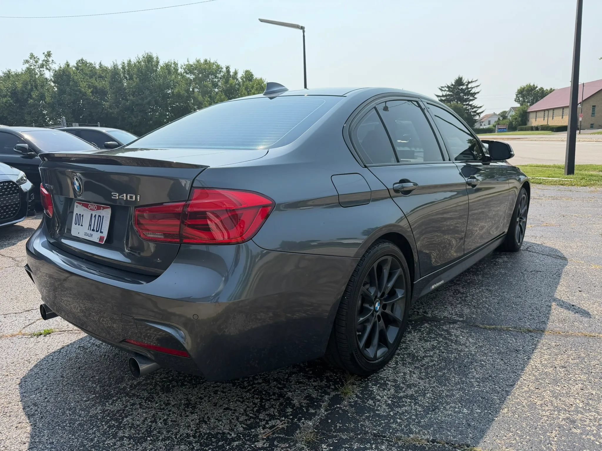 Used 2017 BMW 340i xDrive Sedan w/ Technology Package AWD/4WD image 9
