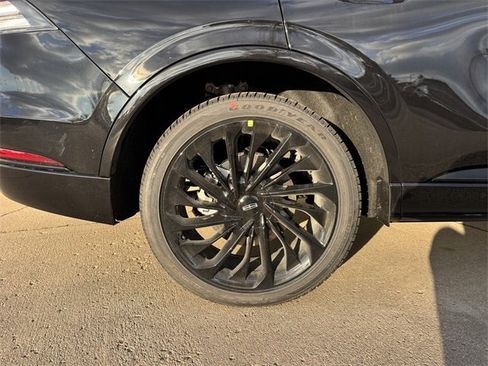 New 2026 Lincoln Aviator Reserve image 11