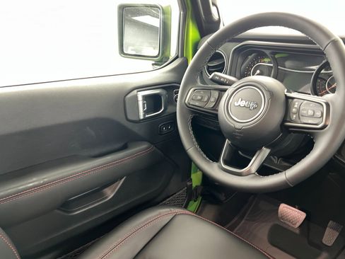 New 2025 Jeep Gladiator Rubicon AWD/4WD image 11