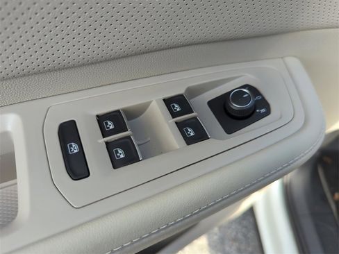 New 2026 Volkswagen Atlas SE image 25