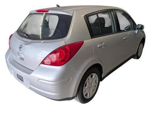 Used 2011 Nissan Versa 1.8 S FWD image 5
