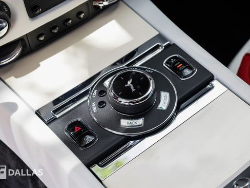 Used 2019 Rolls-Royce Wraith RWD image 26