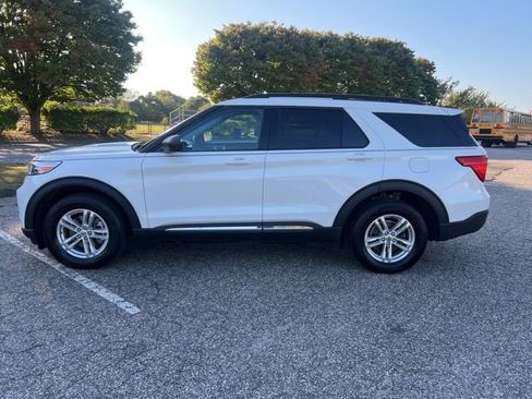 Certified 2022 Ford Explorer XLT w/ Class IV Trailer Tow Package image 6