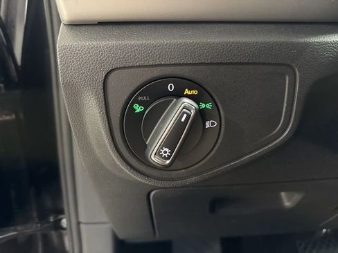 Certified 2021 Volkswagen Atlas SE w/ Panoramic Sunroof Package image 11