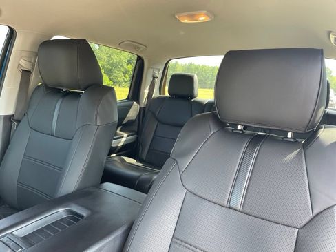 Used 2018 Toyota Tundra SR5 w/ SR5 Upgrade Package AWD/4WD image 30