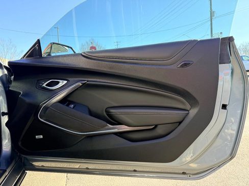 Used 2021 Chevrolet Camaro SS image 34