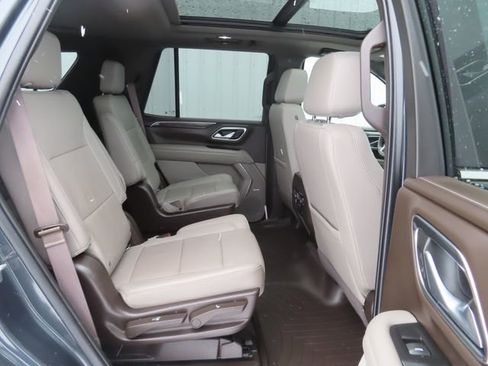 Used 2022 Chevrolet Tahoe LT w/ Luxury Package AWD/4WD image 30