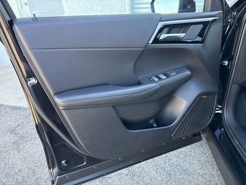New 2025 Mitsubishi Outlander SE FWD image 29
