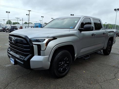 Used 2022 Toyota Tundra SR w/ SR Tow Package AWD/4WD image 8