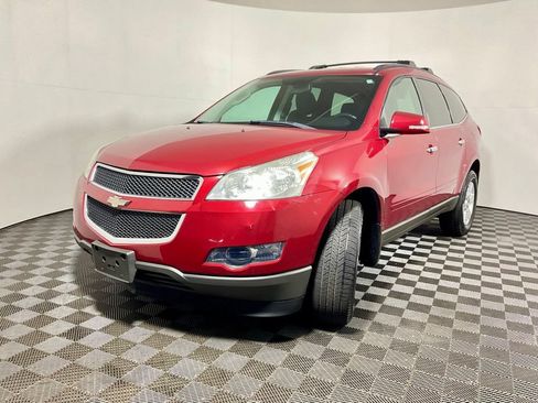 Used 2012 Chevrolet Traverse LT FWD image 2