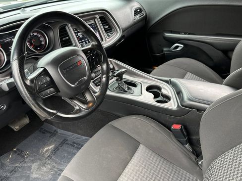 Used 2022 Dodge Challenger GT RWD image 10