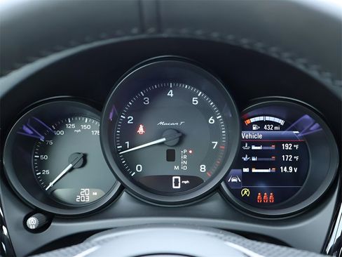 New 2026 Porsche Macan image 26