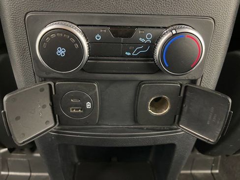 Used 2020 Ford Explorer XLT RWD image 40
