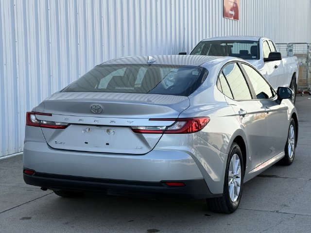 Used 2025 Toyota Camry LE FWD image 4