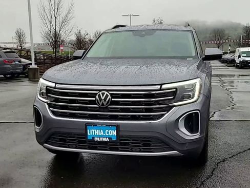 Used 2024 Volkswagen Atlas SE image 3