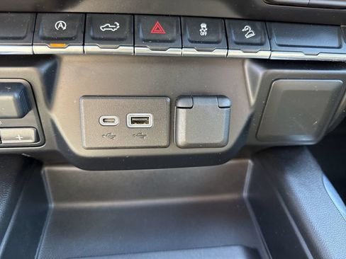 Used 2021 Chevrolet Silverado 1500 LT Trail Boss AWD/4WD image 32