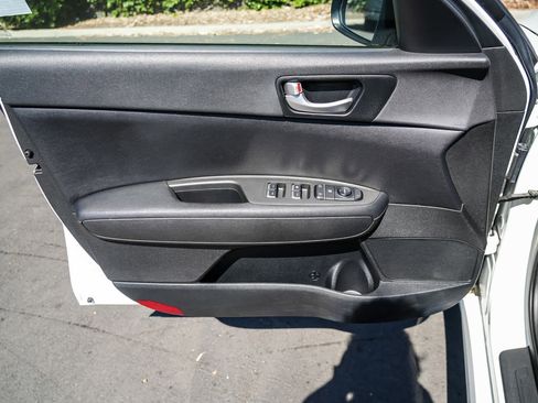 Used 2018 Kia Optima LX FWD image 20