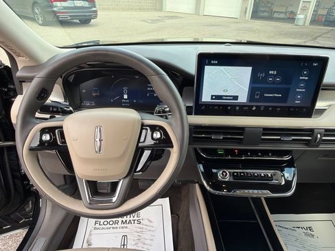 Used 2023 Lincoln Corsair AWD w/ Equipment Group 101A image 20