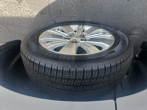 Used 2010 Chevrolet Equinox LT AWD/4WD image 6