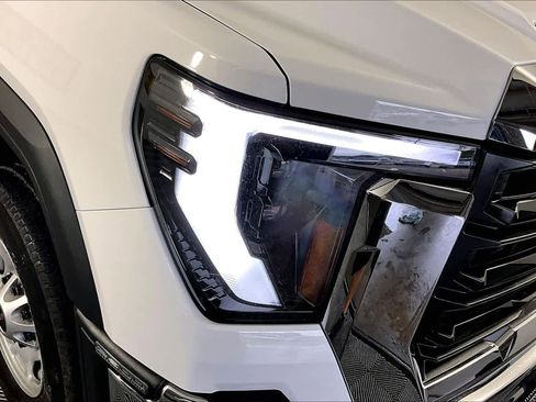 Certified 2024 GMC Sierra 2500 Pro w/ Convenience Package image 23