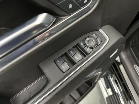 Used 2024 GMC Sierra 1500 SLT w/ SLT Premium Package AWD/4WD image 17