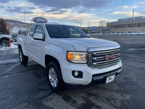 Used 2018 GMC Canyon SLE w/ SLE Convenience Package image 8