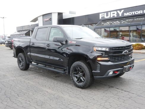Used 2021 Chevrolet Silverado 1500 LT Trail Boss image 2