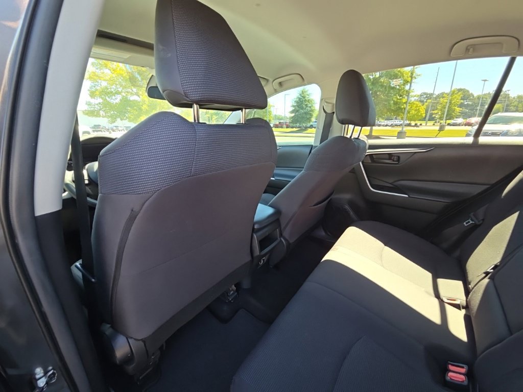 Used 2020 Toyota RAV4 LE FWD image 13