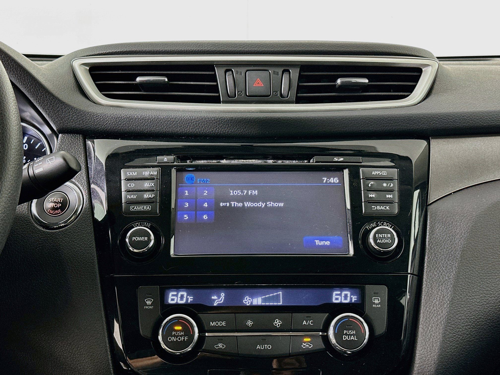 Used 2016 Nissan Rogue SV w/ SV Premium Package AWD/4WD image 24