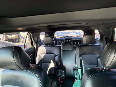 Used 2016 Ford Explorer XLT w/ Equipment Group 202A image 23