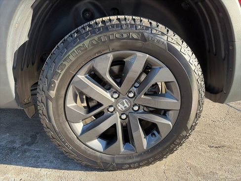 Used 2023 Honda Ridgeline Sport image 11