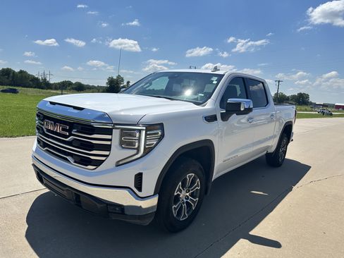 Used 2026 GMC Sierra 1500 SLT AWD/4WD image 5