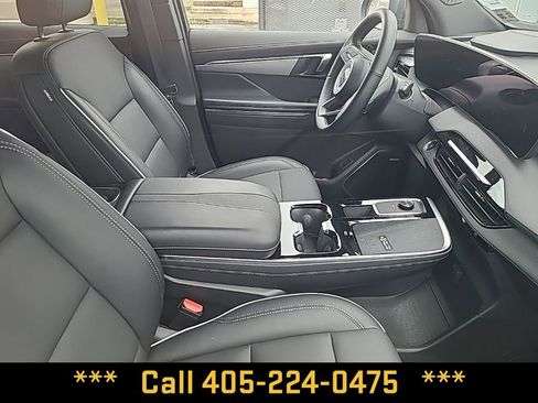 Used 2025 Buick Enclave Preferred image 21