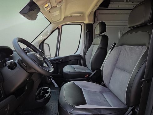 Used 2025 RAM ProMaster 2500 w/ Convenience Group FWD image 14