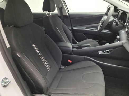 Used 2022 Hyundai Elantra SEL FWD image 21