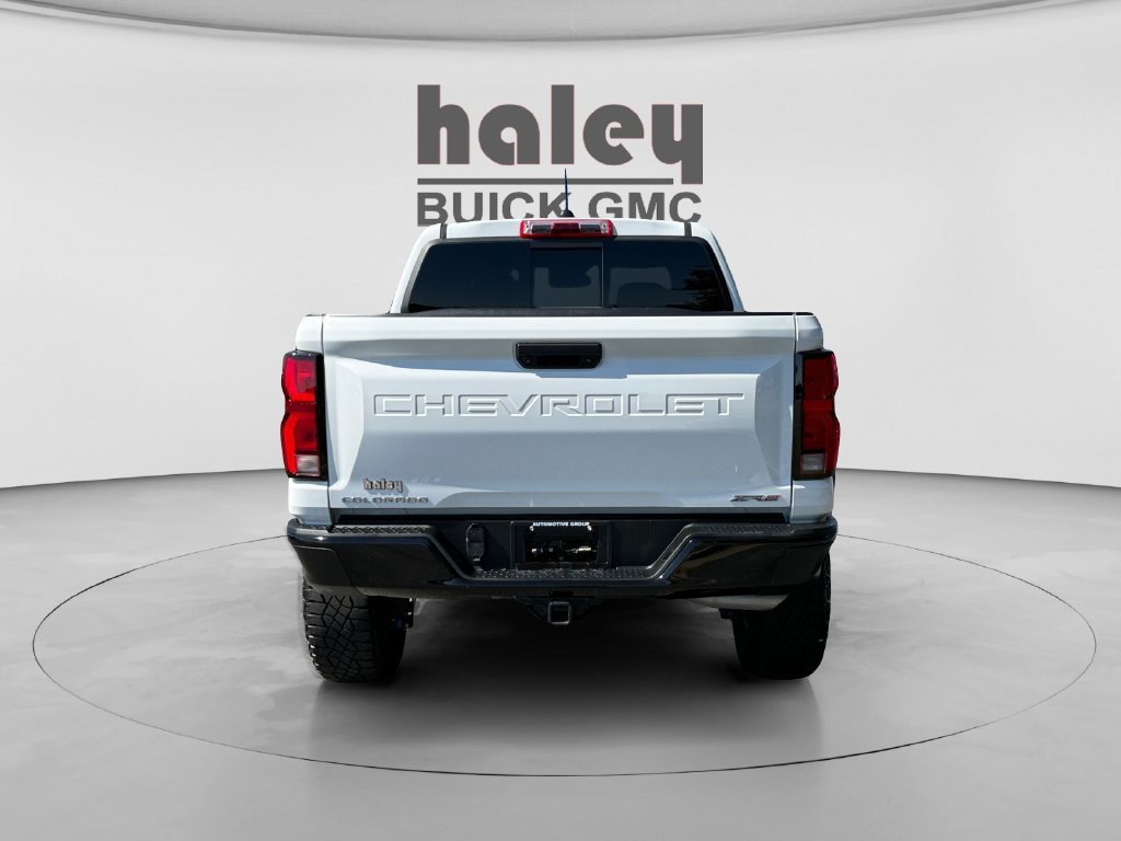 Used 2024 Chevrolet Colorado ZR2 AWD/4WD image 4