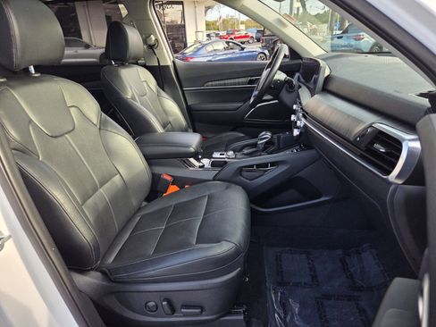 Used 2023 Kia Telluride SX image 17