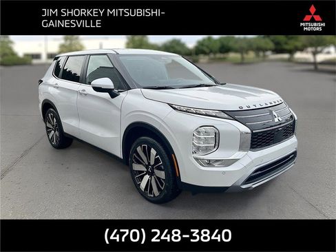 New 2025 Mitsubishi Outlander SE image 1