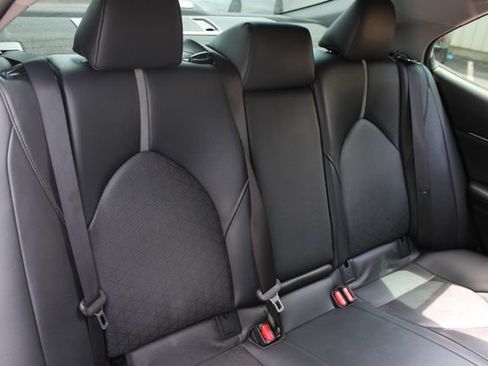 Used 2019 Toyota Camry XSE w/ Navigation Package FWD image 14