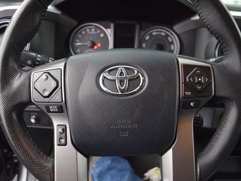 Used 2017 Toyota Tacoma SR5 w/ Tow Package image 14