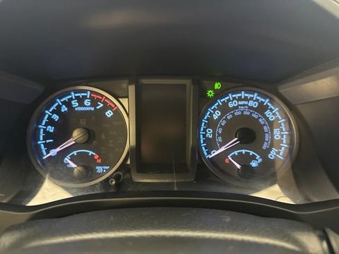 Used 2020 Toyota Tacoma TRD Off-Road w/ Blackout Package AWD/4WD image 17