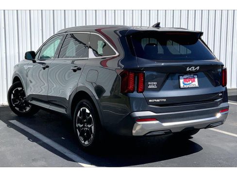 Used 2024 Kia Sorento S AWD/4WD image 10