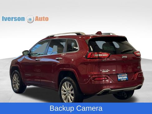 Used 2017 Jeep Cherokee Overland w/ Technology Group AWD/4WD image 7
