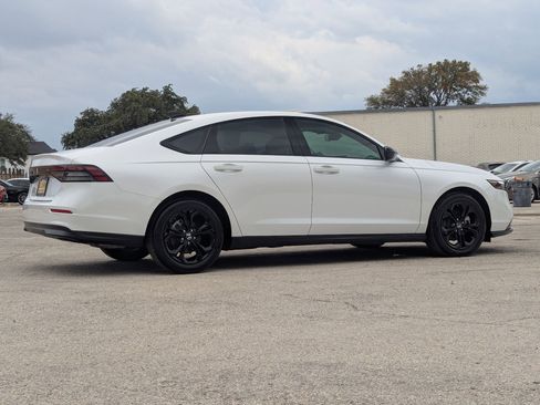 Used 2025 Honda Accord SE image 4